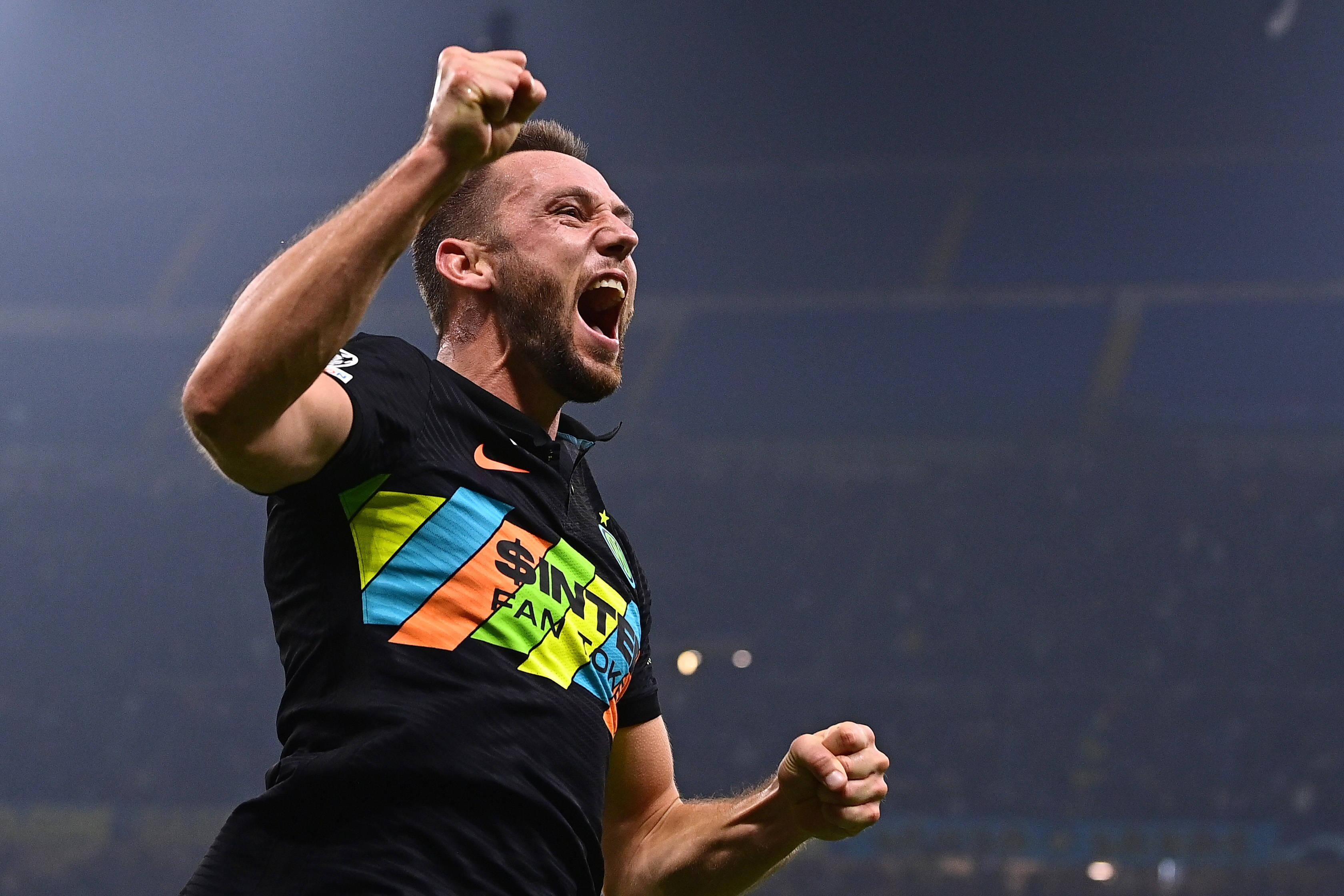 包含风云突变利物浦窗口期更衣室发声，法国杯版图或变，媒体盛赞，高层口径保持一致的词条