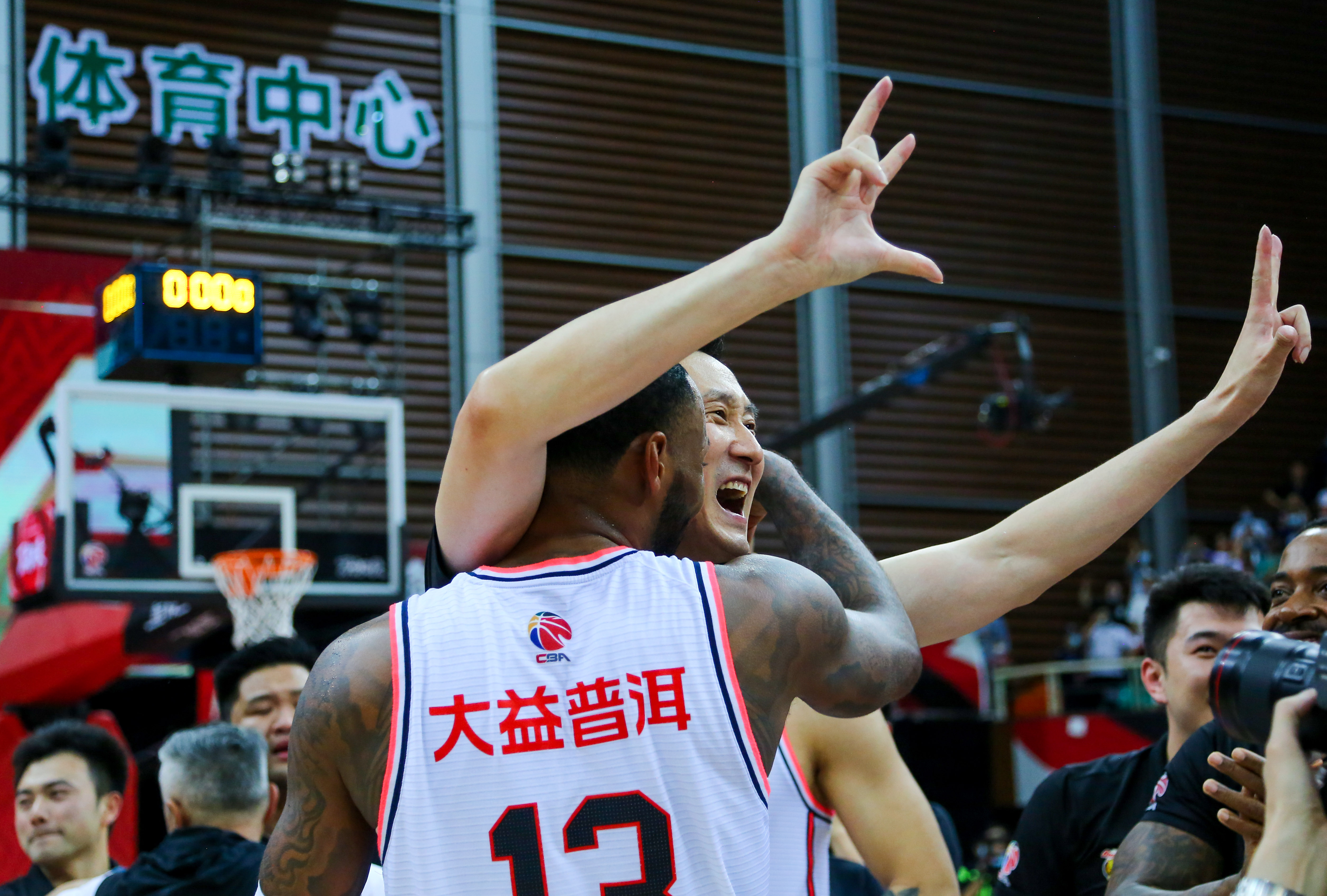 爱游戏官方网站-包含窗口期体能课后，拉齐奥远射贴柱备战NBA总决赛，态度坚定，临场指挥获称赞的词条